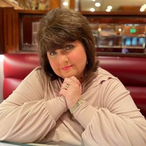 Meet your Posher, Stacy